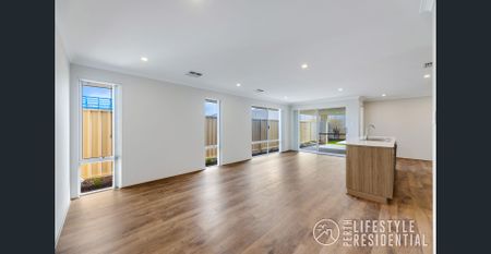 STUNNING HOME OPPOSITE PARK - Photo 5