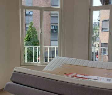 Appartement te huur in Hasselt voor € 835 met 1 slaapkamer - Photo 2