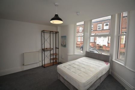 1 bed Studio for Rent - Photo 2