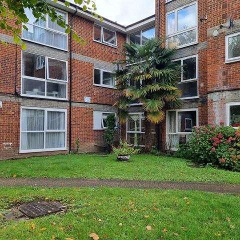 Selkirk Court, Whitley Road, N17 - Photo 1