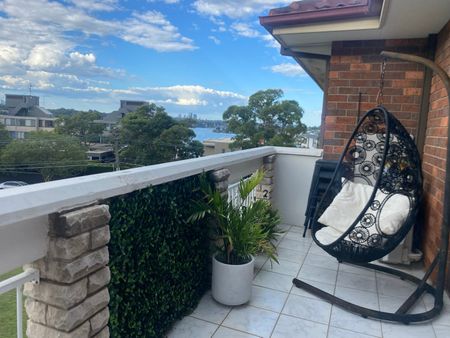 Abbotsford - Photo 2