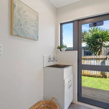 Three bedroom home in Clendon! - Photo 3