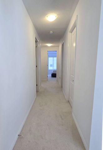 For Lease - 1405 Mockingbird Square, Pickering, Ontario - Photo 2