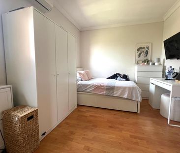 BEAUTIFUL 2 BEDROOM TOWNHOUSE PLUS EXTRA LARGE STUDY - Photo 3