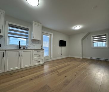 Delta Coach House – Brand New, Private Entry, Great Location - Photo 3