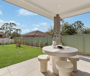 Luxuriously Designed Four Bedroom Duplex in Ultra-Convenient Setting - Photo 4