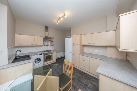 Top Floor, 46 Balmoral Place, AB10 6HP, Aberdeen - Photo 2