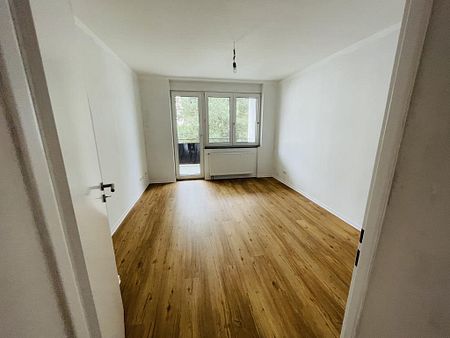 Modernisierte 3 - Zimmer-Wohnung in zentraler Lage! - Photo 2