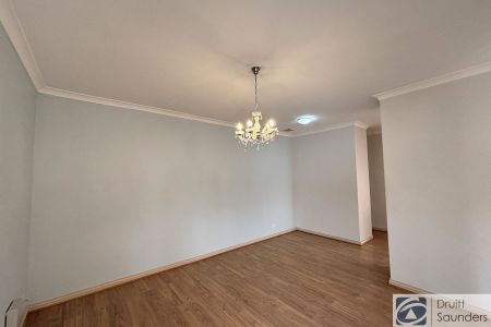 GORGEOUS EASY TO MAINTAIN VILLA CLOSE TO PERTH CBD - Photo 2