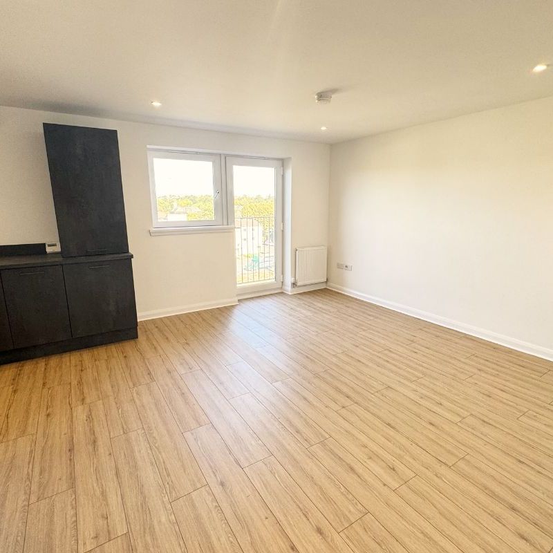 2 Bed, Flat - Photo 1