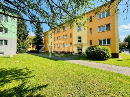 Pronájem bytu 2+1 s balkonem, ul. Bezručova, Otrokovice - Fotografie 4
