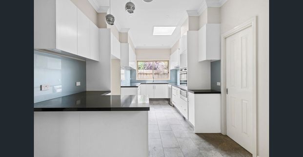 Ultimate Large Family Home - 4 Bedroom , 2 Bathroom + Multiple Living Zones - Photo 1