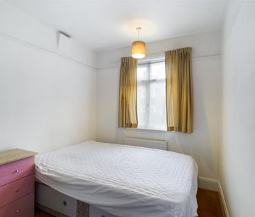 4 bedroom semi-detached house to rent - Photo 3