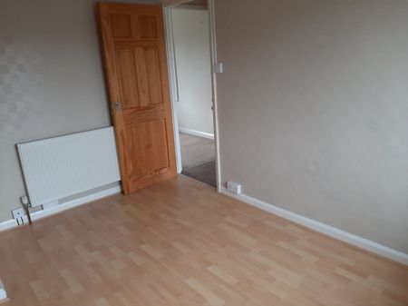 3 Bed Semi-Detached House, Central Grove, B27 - Photo 2