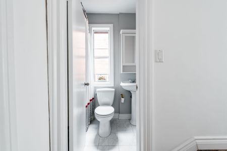 For Lease - 77 Claremont Street, Toronto, Ontario - Photo 2