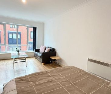 1 bedroom in a flat share to rent - Photo 4