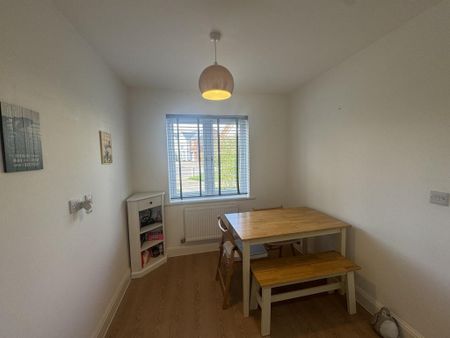 2 bedroom semi-detached house to rent - Photo 2