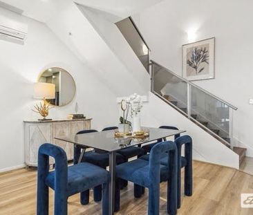 When Size Does Matter! 262 sqm in Title. Prestigious Apartment with... - Photo 3