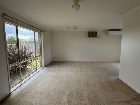 Large 4 Bedroom House - Photo 1