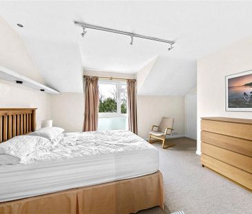 3 bedroom apartment to rent - Photo 4