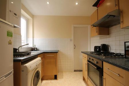 3 bedroom maisonette to rent - Photo 4