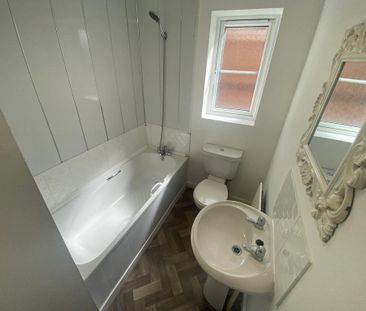 3 bedroom terraced house to rent - Photo 6