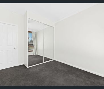 Warm & Welcoming Family Home in Prime Camden Location - Photo 3