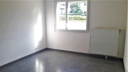 location Appartement T3 DE 56.77m² À ATHIS MONS - Photo 2