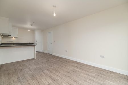 2 bedroom flat to rent - Photo 2