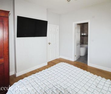 4 bedroom detached house to rent - Photo 4