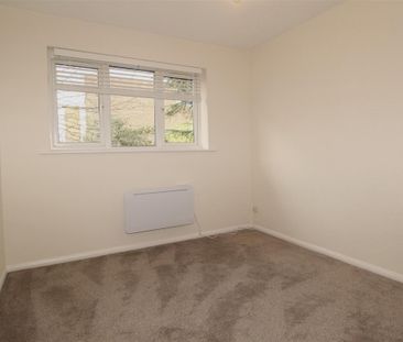 1 Bedroom Maisonette To Let - Photo 2