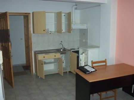 Studio/Γκαρσονιέρα για ενοικίαση Κέντρο (Ρίο) - Φωτογραφία 4
