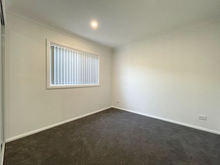 NEAR NEW BEAUTY IN THE HEART OF TOWN - WATER INCLUDED IN RENT - Photo 4