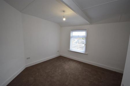 2 bedroom property to rent - Photo 3