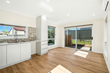 BRAND NEW TWO BEDROOM GRANNY FLAT WATER INCLUDED - Photo 4