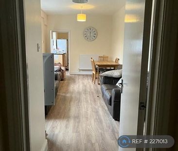 1 bedroom in a house share to rent - Photo 3