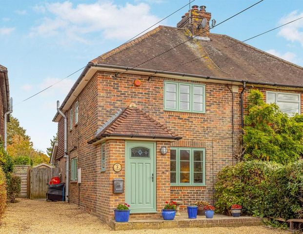 4 bedroom semi-detached house to rent - Photo 1