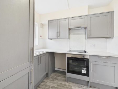 2 bedroom flat to rent - Photo 3
