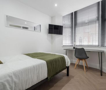 6 bedroom house to rent - Photo 1