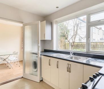 2 bedroom semi-detached house to rent - Photo 2