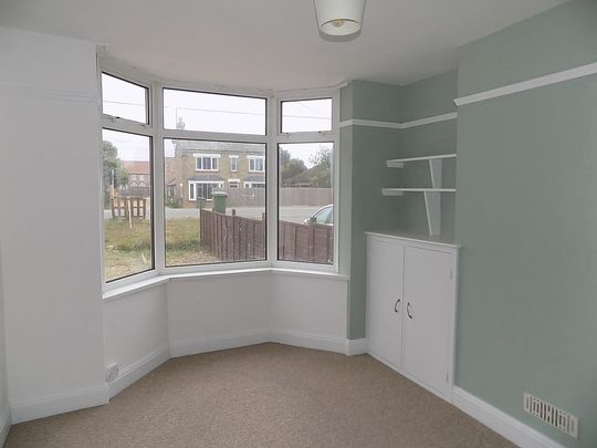 3 bedroom semi-detached house to rent - Photo 1