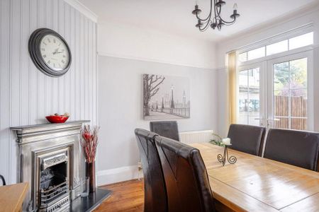 4 bedroom terraced house to rent - Photo 3