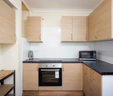 Avenue Road, Southampton - Photo 6