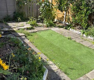 Bournemouth, Dorset, BH5 - Photo 4