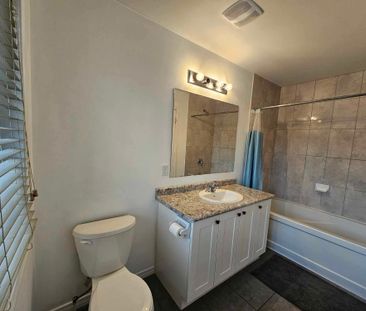 For Lease - 209 Woodmeadow Court, Kitchener, Ontario - Photo 6