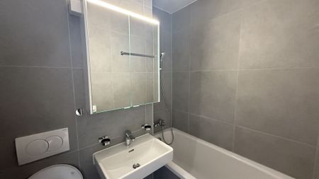 For rent renovated 2-room apartment - Photo 5