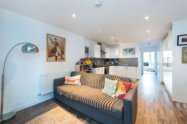 A modern ground floor unfurnished one bedroom flat located in the popular residential location of Leith to the north of central Edinburgh. - Photo 1