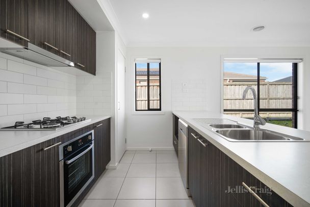 17 Banff Road, Winter Valley - Photo 1