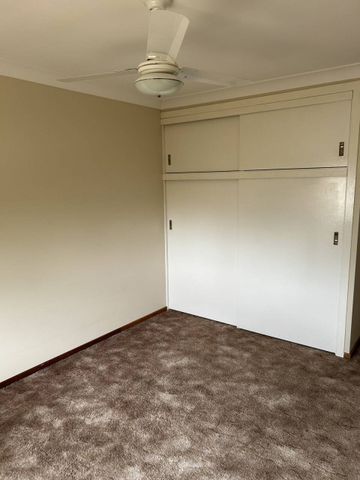 TWO BEDROOM UNIT IN CENTRAL LOCATION - Photo 3