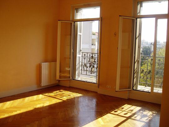 Appartement 3 pièces 78m2 MARSEILLE 8EME 1 086 euros - Photo 1